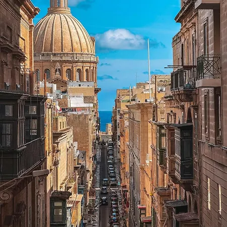 Melik Cozy Modern Maltese Near The Seafront Apartment Gzira